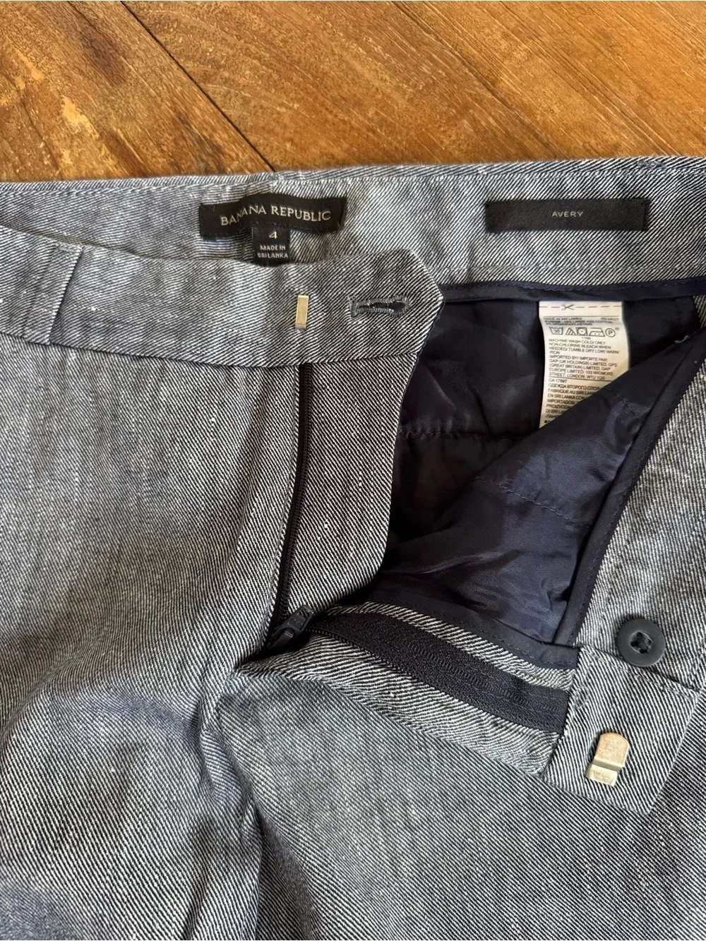 Avery Banana Republic size 4 Crop Pants